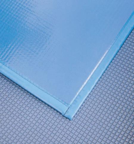 Heat retention cover for swimming pools