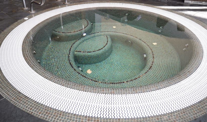 Round Tiled Deck level Spa